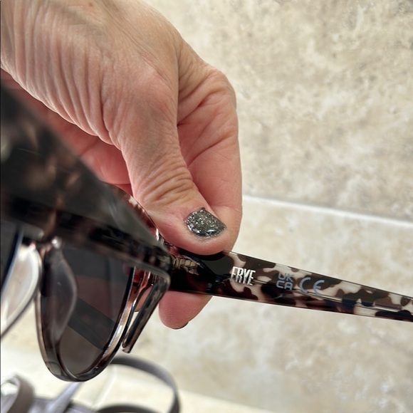 Frye bundle - Picture 13 of 16